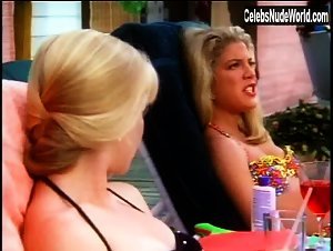 Jennie Garth Sexy, bikini scene in Beverly Hills, 90210 (1990-2000) 15