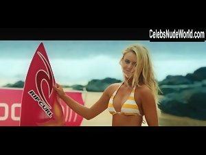 Lorraine Nicholson bikini, Sexy scene in Soul Surfer (2011) 12