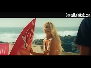 Lorraine Nicholson bikini, Sexy scene in Soul Surfer (2011) 14