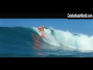 Lorraine Nicholson Wet , Beach scene in Soul Surfer (2011) 14