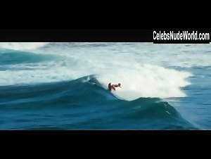 Lorraine Nicholson Wet , Beach scene in Soul Surfer (2011) 16