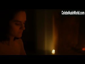Adele Haenel Lesbian , boobs in Portrait de la jeune fille en feu (2019) 1