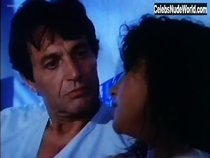 Adriana Russo boobs , Lingerie in Non aver paura della zia Marta (1988) 6