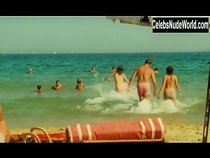 Agnes Soral Beach , Outdoor Nudity In Un moment d'egarement (1977) 1