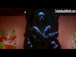 Aimee Leigh in Hellraiser III: Hell on Earth (1992) 12