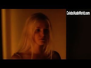 Alexandra Breckenridge in Dark (2015) 14