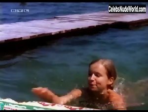 Alexandra Schalaudek Outdoor Nudity , Topless Swimming In Der Kus meiner Schwester (2000) 14