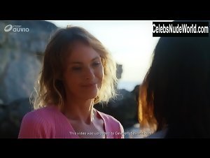 Alexandra Vandernoot in Noces Rouges (series) (2018) 14