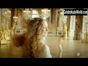 Alexia Giordano in Versailles (series) (2015) 3