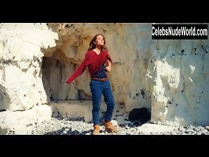 Alicia Vikander in Submergence (2017) 1