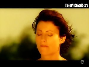 Allen in Les tropiques de l'amour (series) (2003) scene 5 13