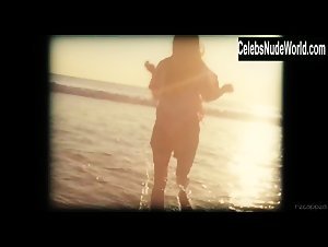 Amanda Seyfried Outdoor , Beach In Lovelace (2013) 13