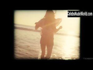 Amanda Seyfried Outdoor , Beach In Lovelace (2013) 15