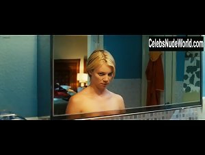 Amy Smart nude, Bathtub scene in Mirrors (2008) 17