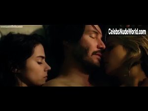 Ana de Armas Hot , Threesome In Knock Knock (2015) 19
