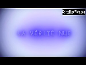 Angele Arnaud Kissing , Topless In La Verite Nue (series) (2018) 7