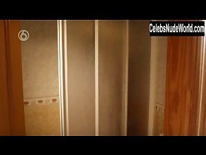 Sanne Langelaar in Verliefd op Ibiza (series) (2013) 2