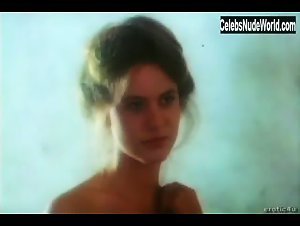 Anja Schute Explicit , Brunette in Tendres cousines (1980) 14