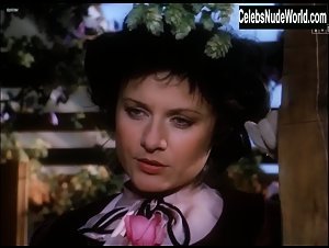 Anna Chodakowska in Widziadlo (1984) 1