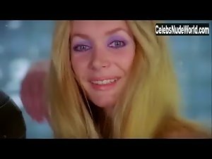 Anna Gael nude, boobs scene in Nana 70 (1970) 1