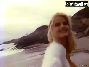 Anna Nicole Smith Outdoor , Beach in Playboy: The Complete Anna Nicole Smith (2000) 15