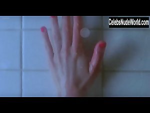 Anne Heche nude, shower scene in Psycho (1998) 15