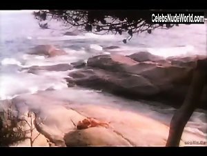 Anne Parillaud Outdoor , Beach scene in Patrizia (1980) 17