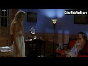 Arielle Dombasle Blonde , Explicit in Le jour et la nuit (1997) 6
