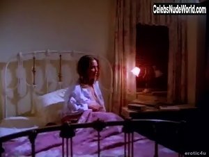 Ashlie Rhey Flashing , boobs in Prelude to Love (1995) 19