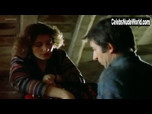 Assumpta Serna in Soldados de plomo (1983) 5