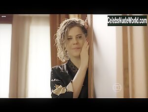 Barbara Paz in O Cacador (series) (2014) 17