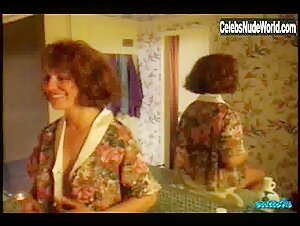 Belinda Farrell Bathroom , Brunette in Cabin Fever (1993) 1
