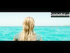 Blake Lively in Shallows (2016) 6