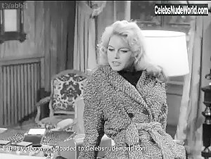 Brigitte Bardot in En cas de malheur (1958) 8