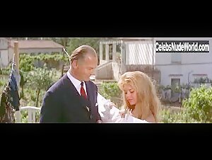 Brigitte Bardot in Et Dieu... crea la femme (1956) 4