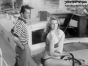 Brigitte Bardot Bikini , Vintage in Manina, la fille sans voiles (1952) 6