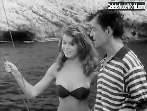 Brigitte Bardot Bikini , Vintage in Manina, la fille sans voiles (1952) 8