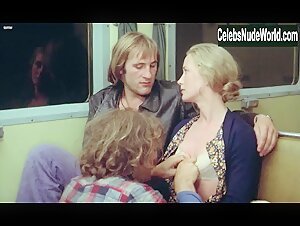 Brigitte Fossey in Les valseuses (1974) 11