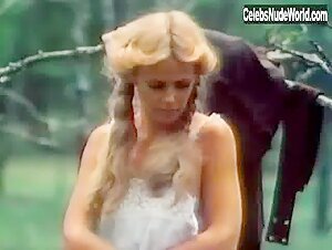 Britt Ekland in Slavers (1978) 19