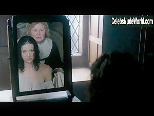 Caitriona Balfe Wet , Explicit in Outlander (series) (2014) 17