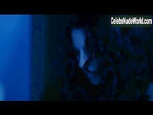 Caitriona Balfe Bedtime , Hot in Outlander (series) (2014) 5