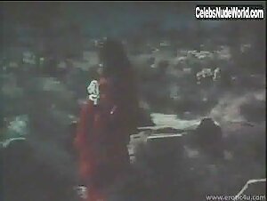 Celeste Yarnall Outdoor , Sexy Dress in Velvet Vampire (1971) 2