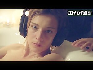 Celine Sallette in Les Revenants (series) (2012) 4