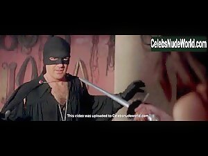 Catherine Zeta-Jones in Mask of Zorro (1998) 6