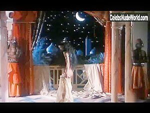 Catherine Zeta-Jones Sexy Dress , Erotic Dance in Les 1001 nuits (1990) 18