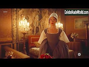Catherine Walker in Versailles (series) (2015) 12