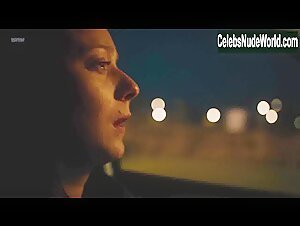 Caroline Abras Kissing , Hot in O Mecanismo (series) (2018) 2
