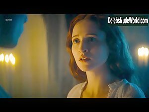Christa Theret in Maximilian: Das Spiel von Macht und Liebe (series) (2016) 3