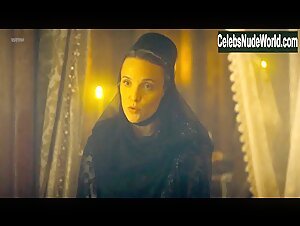 Christa Theret Maid , Costume in Maximilian: Das Spiel von Macht und Liebe (series) (2016) 15