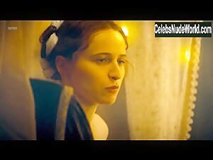 Christa Theret Maid , Costume in Maximilian: Das Spiel von Macht und Liebe (series) (2016) 9